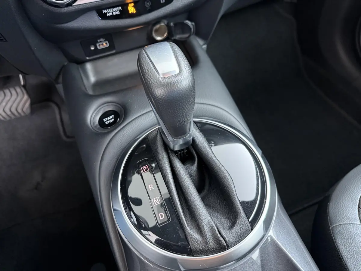 1.6 Hybrid N-Design | Stoel-, Stuur- & Voorruitverw. | | Parkeercamera | Navigatie |