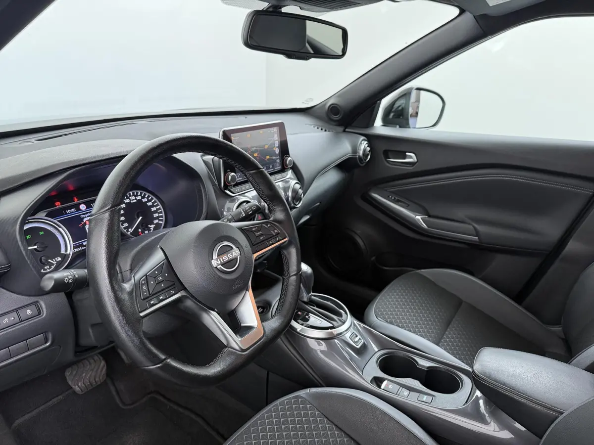 1.6 Hybrid N-Design | Stoel-, Stuur- & Voorruitverw. | | Parkeercamera | Navigatie |