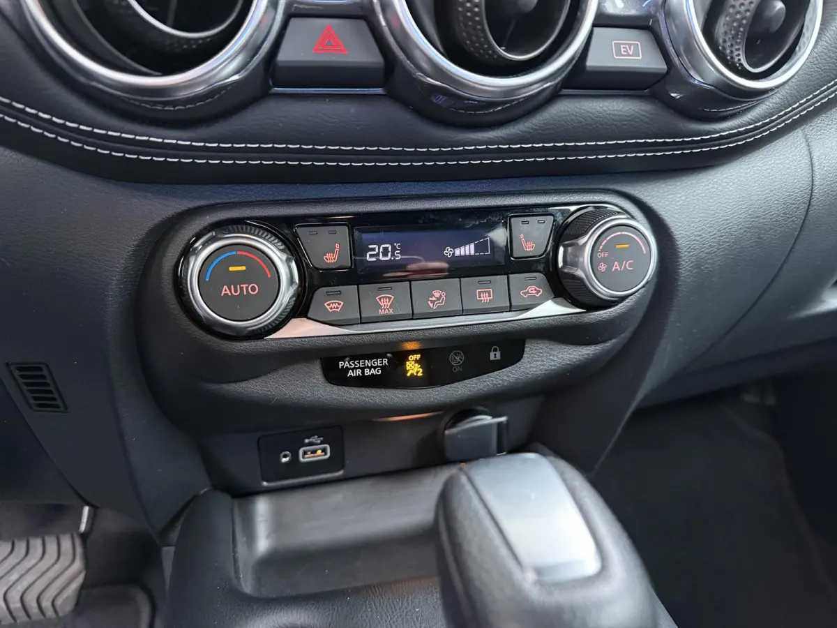 1.6 Hybrid N-Design | Stoel-, Stuur- & Voorruitverw. | | Parkeercamera | Navigatie |