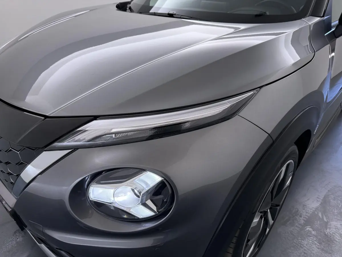 1.6 Hybrid N-Design | Stoel-, Stuur- & Voorruitverw. | | Parkeercamera | Navigatie |