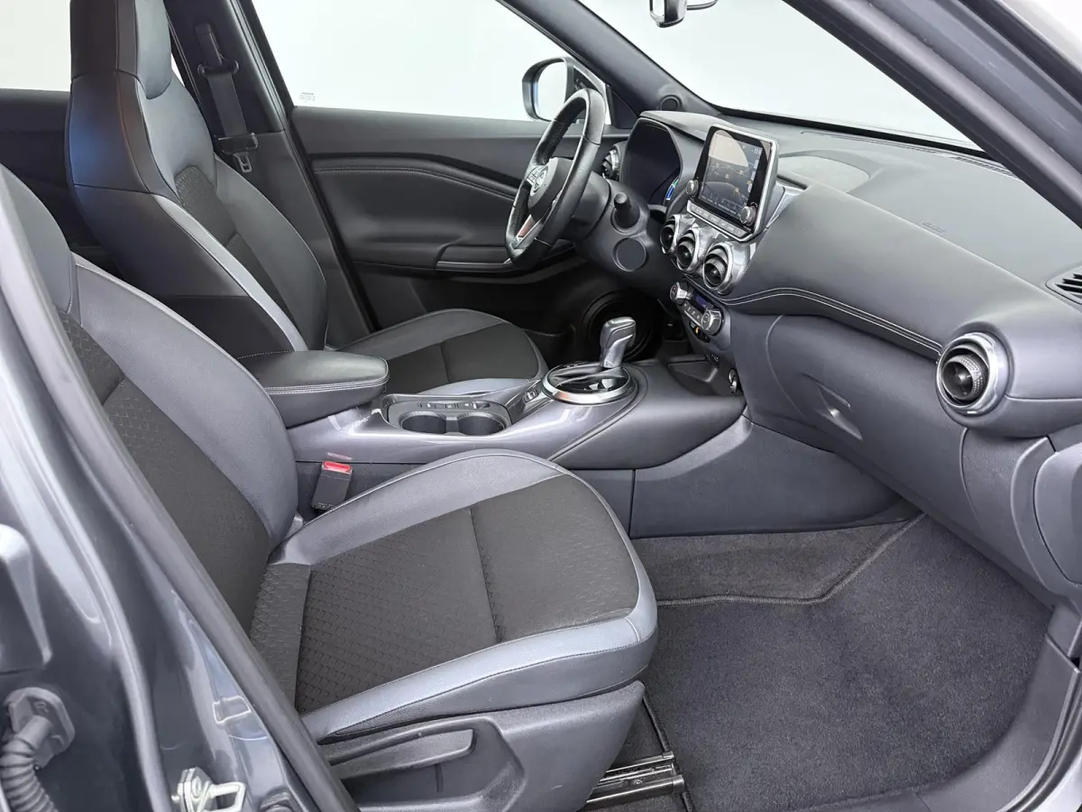1.6 Hybrid N-Design | Stoel-, Stuur- & Voorruitverw. | | Parkeercamera | Navigatie |