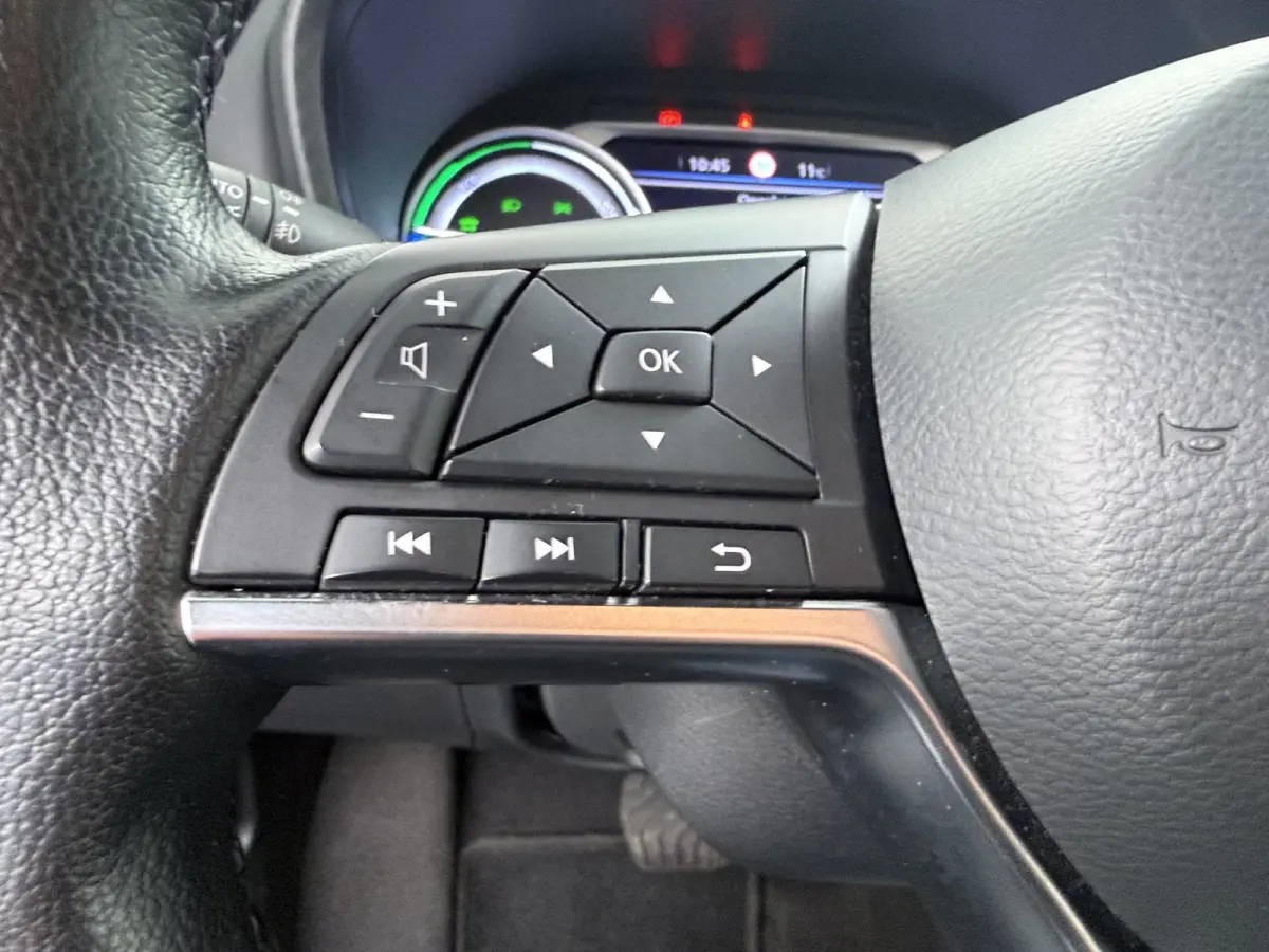 1.6 Hybrid N-Design | Stoel-, Stuur- & Voorruitverw. | | Parkeercamera | Navigatie |