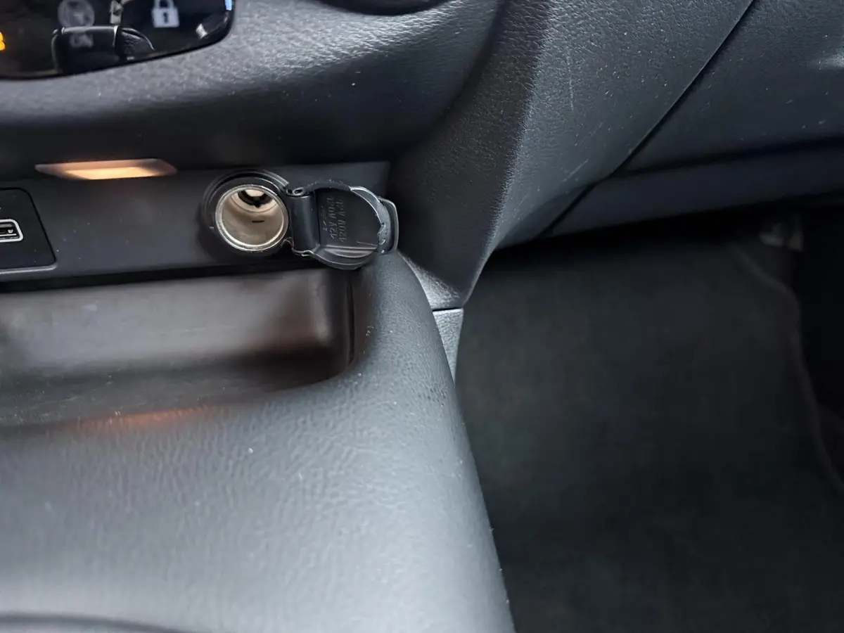 1.6 Hybrid N-Design | Stoel-, Stuur- & Voorruitverw. | | Parkeercamera | Navigatie |