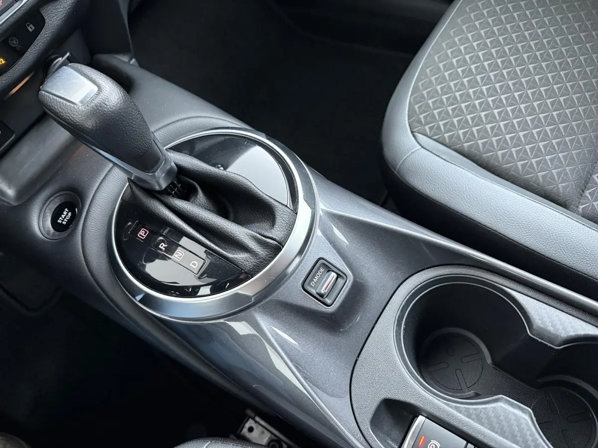 1.6 Hybrid N-Design | Stoel-, Stuur- & Voorruitverw. | | Parkeercamera | Navigatie |