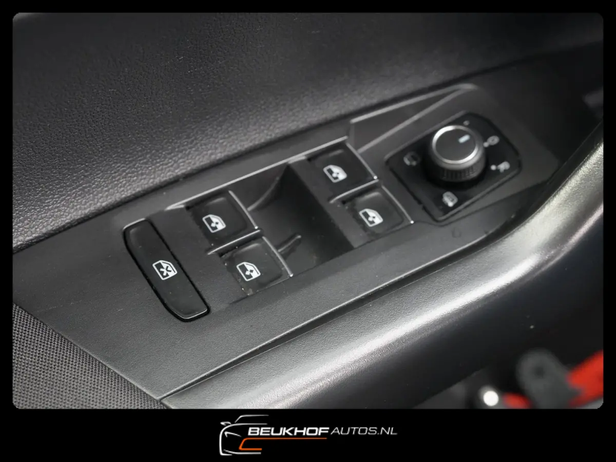 1.0 TSI R-Line Business Automaat Carplay