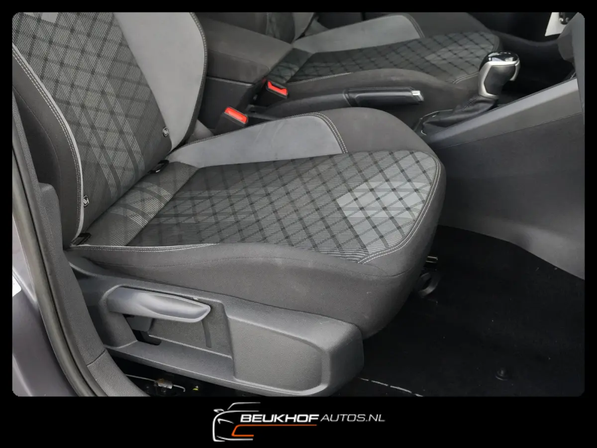 1.0 TSI R-Line Business Automaat Carplay