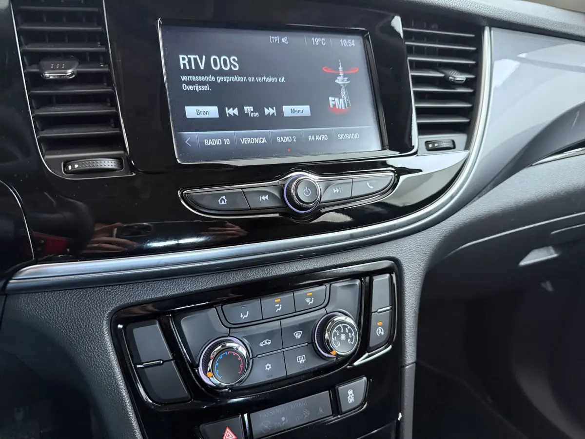 1.4 Turbo Online Edition | Airco (handmatig) | Cruise control | DAB ontvanger