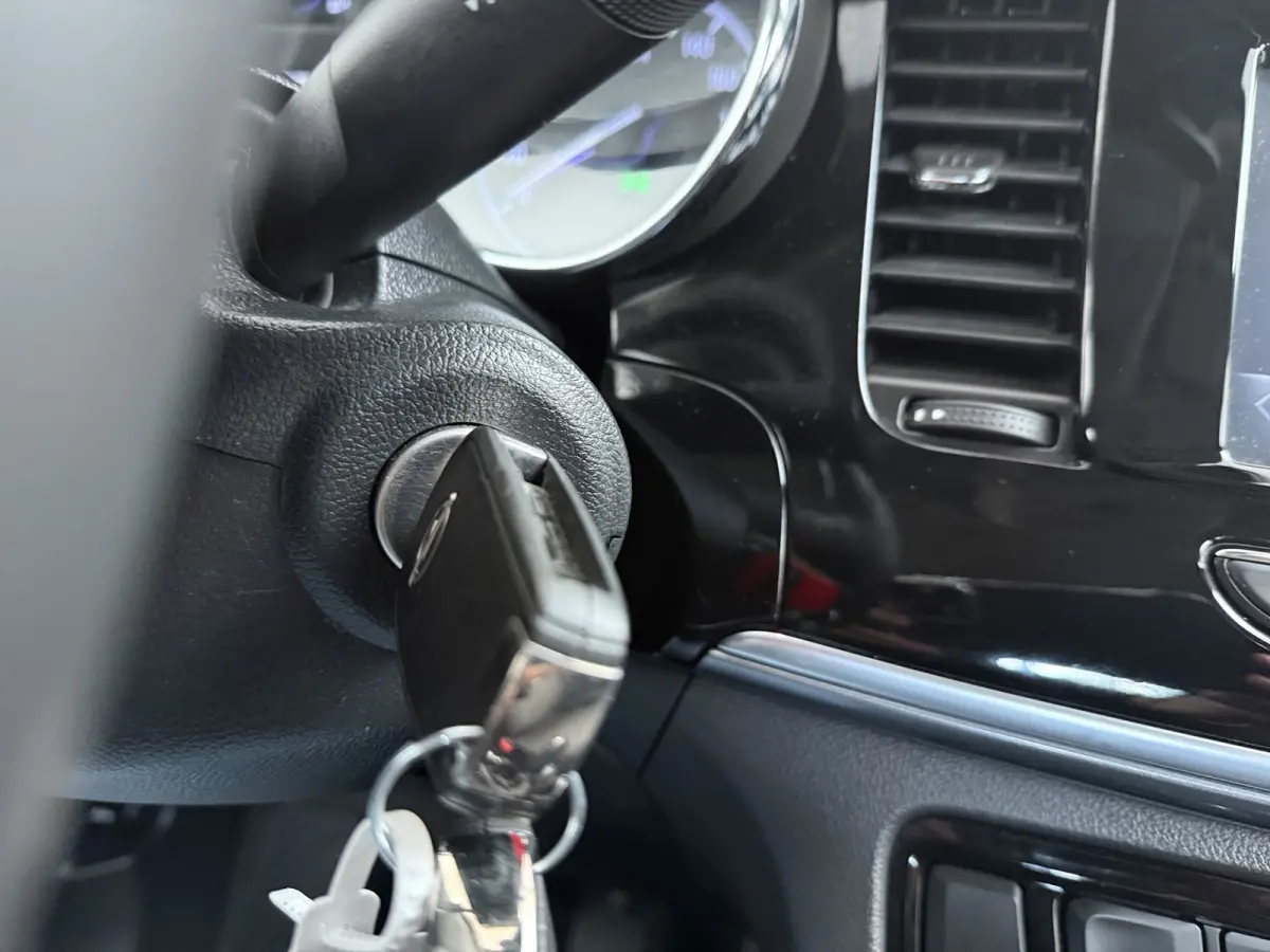 1.4 Turbo Online Edition | Airco (handmatig) | Cruise control | DAB ontvanger