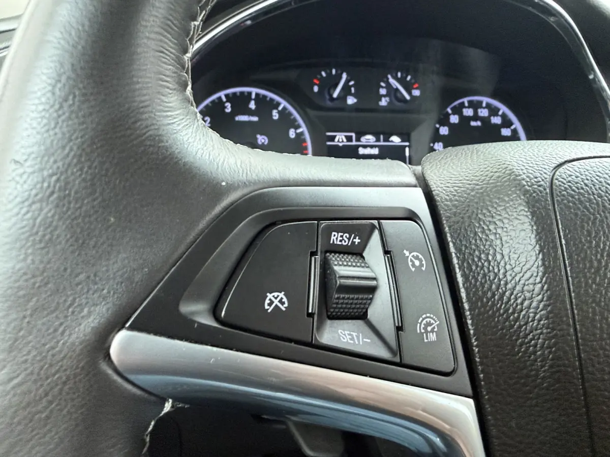 1.4 Turbo Online Edition | Airco (handmatig) | Cruise control | DAB ontvanger