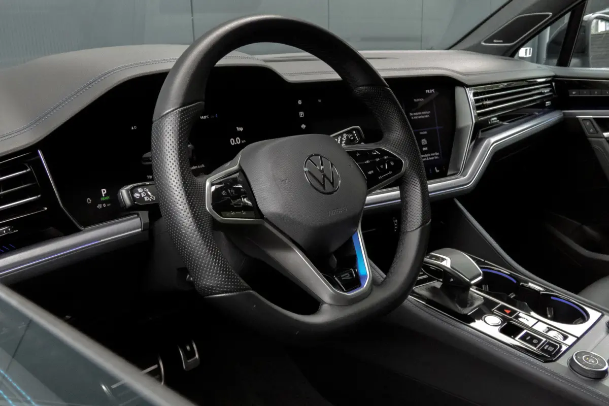 3.0 TSi eHybrid 4MOTION R | Panoramadak | Luchtvering | 360°| HUD | Stoelverwarming & -ventilatie
