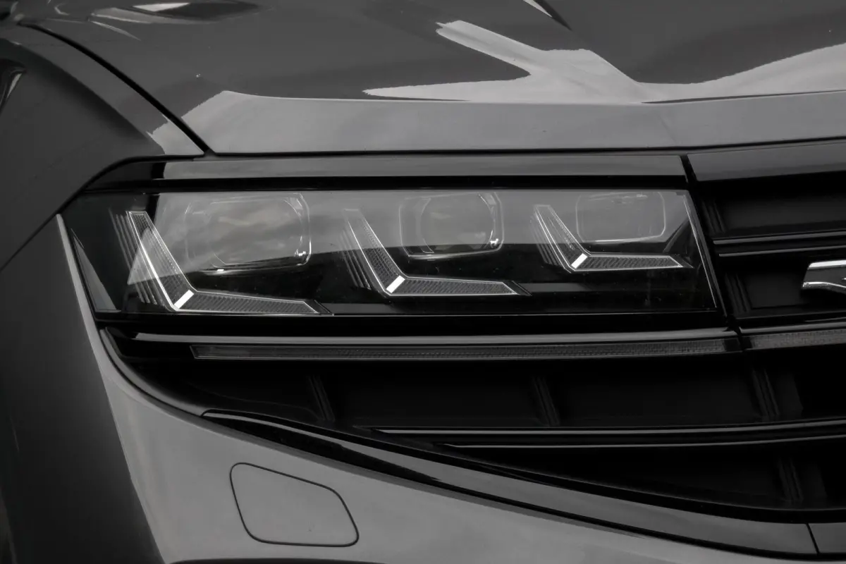3.0 TSi eHybrid 4MOTION R | Panoramadak | Luchtvering | 360°| HUD | Nachtzicht | R-line