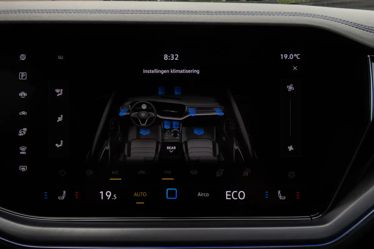 3.0 TSi eHybrid 4MOTION R | Panoramadak | Luchtvering | 360°| HUD | Nachtzicht | R-line