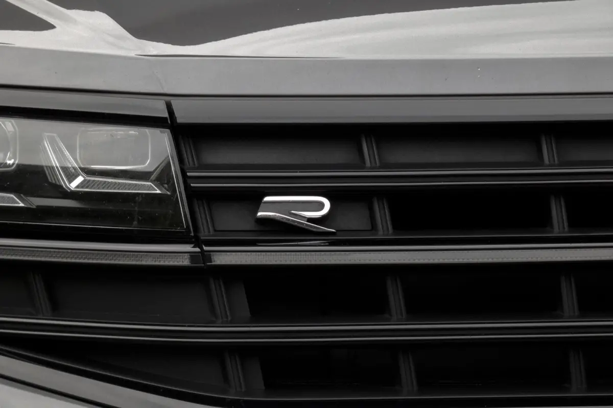 3.0 TSi eHybrid 4MOTION R | Panoramadak | Luchtvering | 360°| HUD | Nachtzicht | R-line
