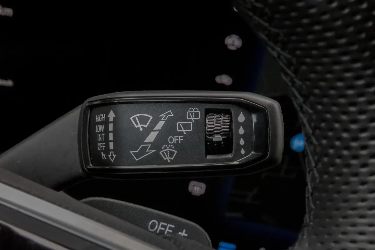 3.0 TSi eHybrid 4MOTION R | Panoramadak | Luchtvering | 360°| HUD | Nachtzicht | R-line