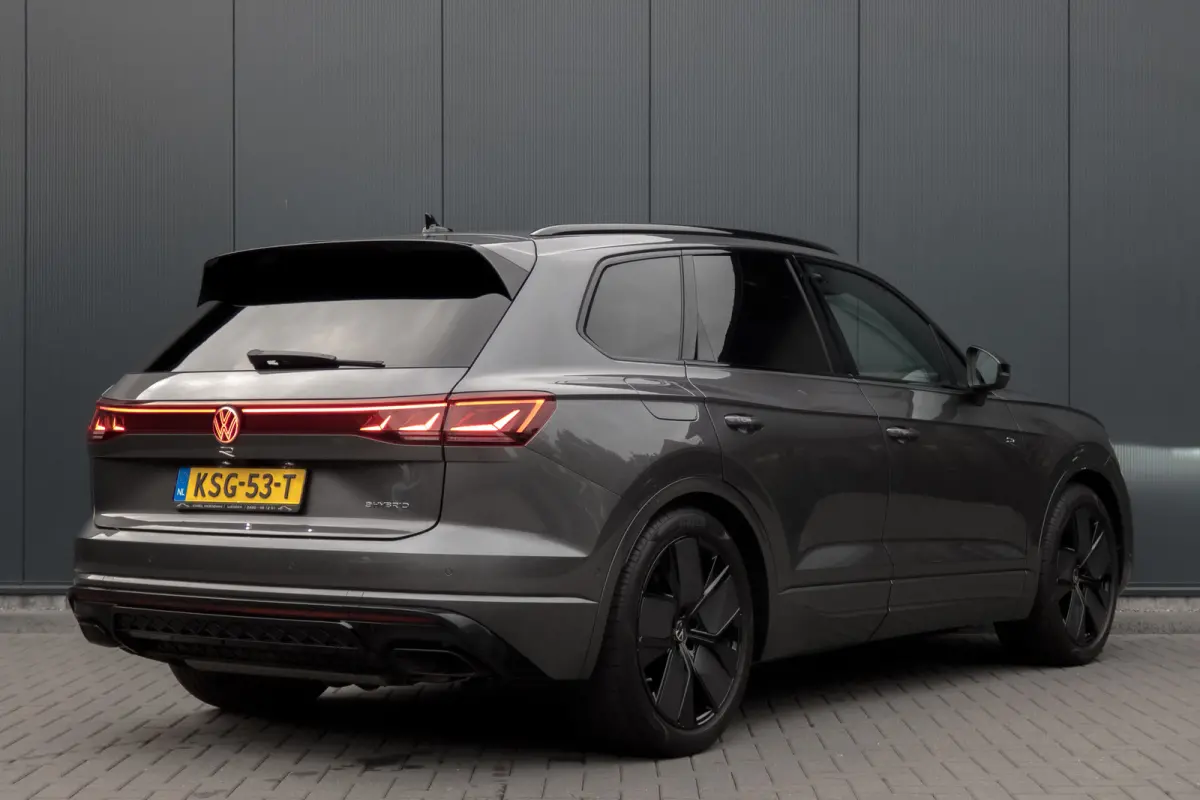3.0 TSi eHybrid 4MOTION R | Panoramadak | Luchtvering | 360°| HUD | Stoelverwarming & -ventilatie