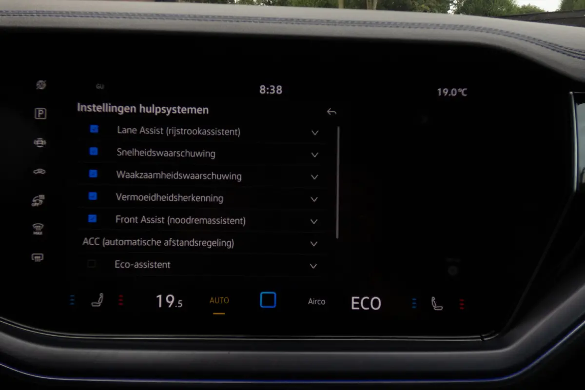3.0 TSi eHybrid 4MOTION R | Panoramadak | Luchtvering | 360°| HUD | Nachtzicht | R-line
