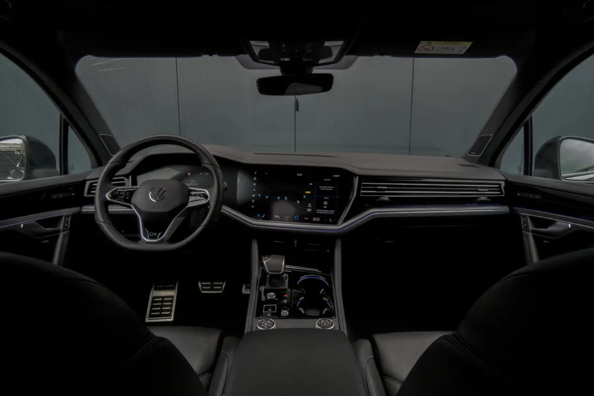 3.0 TSi eHybrid 4MOTION R | Panoramadak | Luchtvering | 360°| HUD | Stoelverwarming & -ventilatie