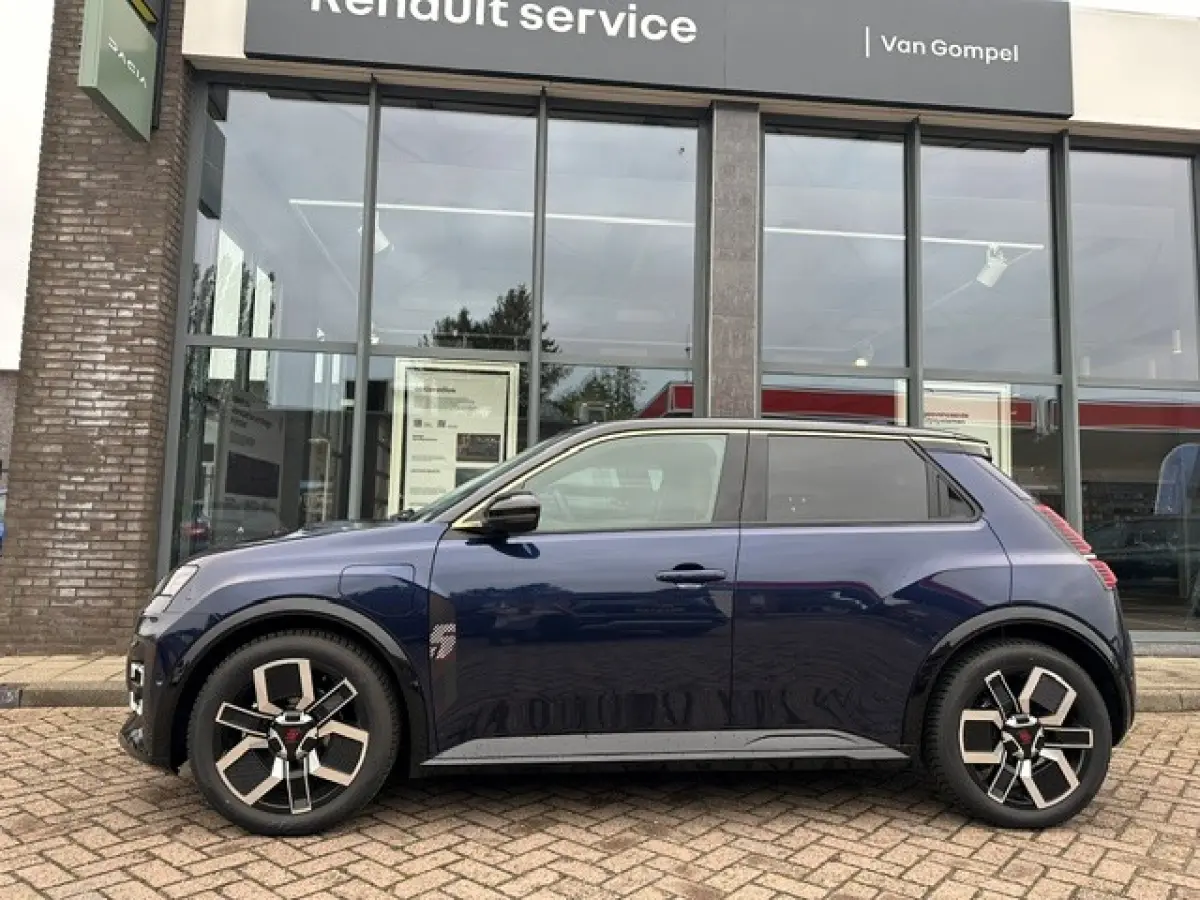 Comfort range iconic cinq 52 kWh | INCL. V2G LADER | WINTERPACK | CAMERA