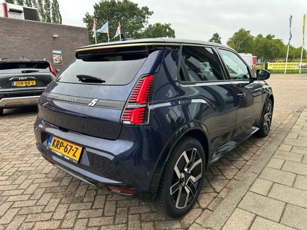 Comfort range iconic cinq 52 kWh | INCL. V2G LADER | WINTERPACK | CAMERA