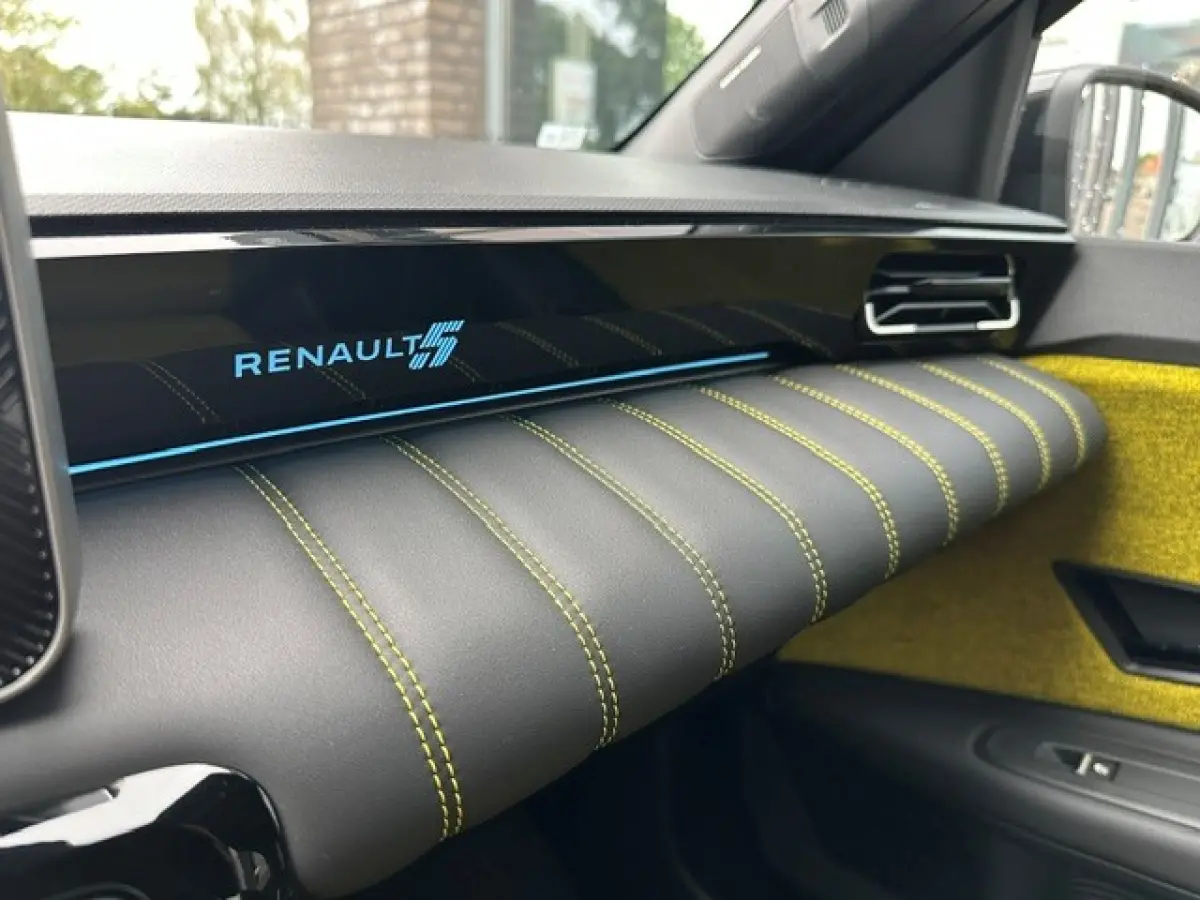 Comfort range iconic cinq 52 kWh | INCL. V2G LADER | WINTERPACK | CAMERA