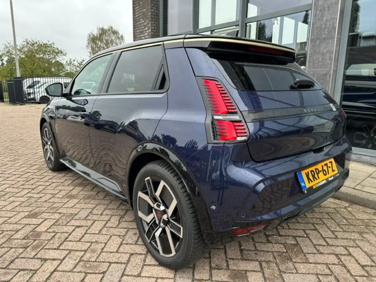Comfort range iconic cinq 52 kWh | INCL. V2G LADER | WINTERPACK | CAMERA