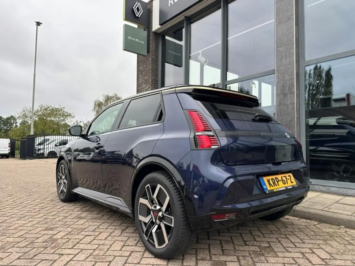 Comfort range iconic cinq 52 kWh | INCL. V2G LADER | WINTERPACK | CAMERA