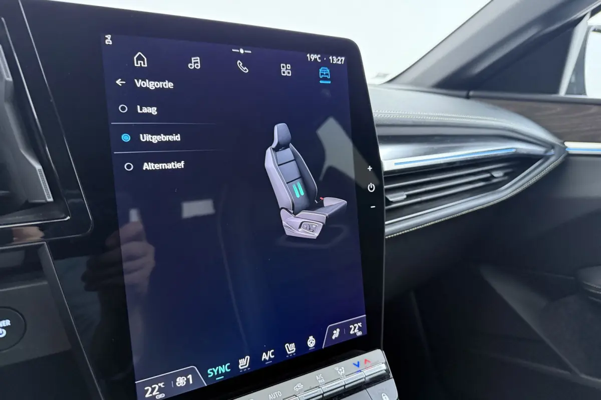 EV60 Optimum Charge Iconic | Org. NL | Android Automotive | CarPlay | Massage | Stoelverwarming | 360 Camera