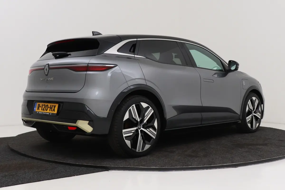 EV60 Optimum Charge Iconic | Org. NL | Android Automotive | CarPlay | Massage | Stoelverwarming | 360 Camera