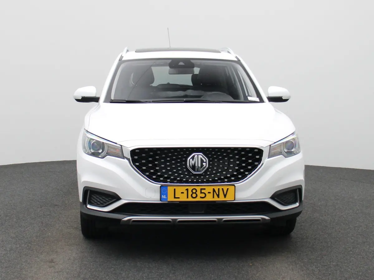 MG Luxury 45 kWh | Automaat | Panoramadak | Leder | Navigatie | Airco | Achteruitrijcamera | Apple Carplay / Android Auto | Stoelverwarming | Lichtmetalen Velgen |