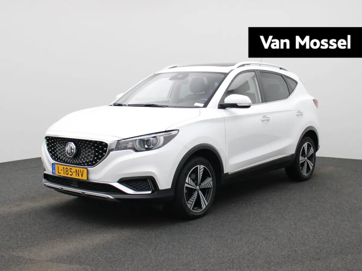 MG Luxury 45 kWh | Automaat | Panoramadak | Leder | Navigatie | Airco | Achteruitrijcamera | Apple Carplay / Android Auto | Stoelverwarming | Lichtmetalen Velgen |