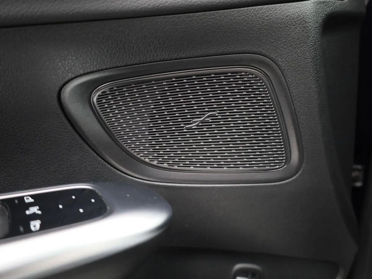 180 AMG Line | Automaat | Panoramadak | Apple Carplay / Android Auto | Trekhaak | Virtual cockpit | Sfeer verlichting | Leder | Navigatie | Climate control | Camera | Parkeer sensoren | LMV 