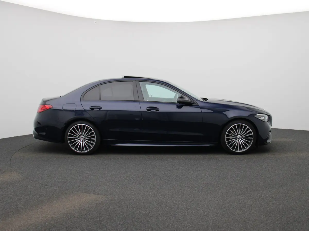 180 AMG Line | Automaat | Panoramadak | Apple Carplay / Android Auto | Trekhaak | Virtual cockpit | Sfeer verlichting | Leder | Navigatie | Climate control | Camera | Parkeer sensoren | LMV 