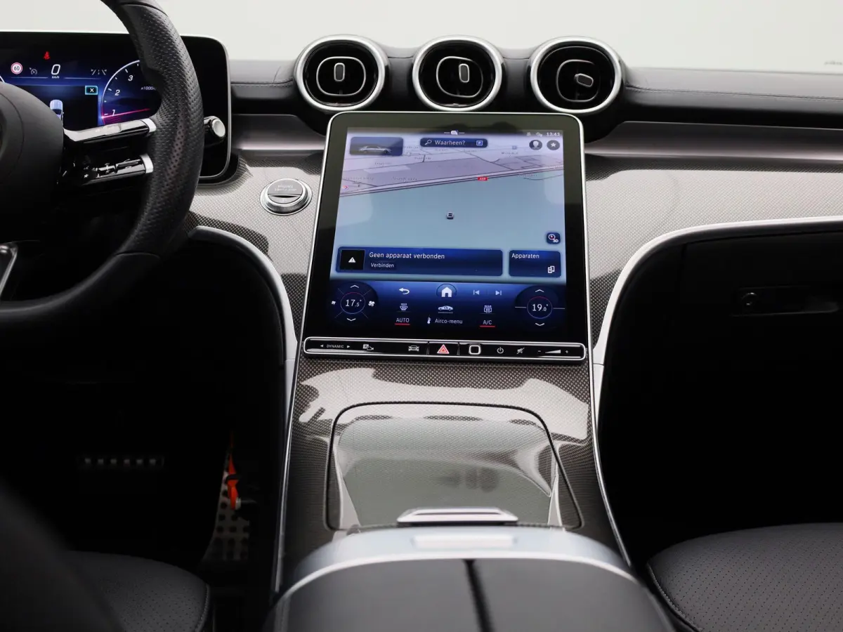 180 AMG Line | Automaat | Panoramadak | Apple Carplay / Android Auto | Trekhaak | Virtual cockpit | Sfeer verlichting | Leder | Navigatie | Climate control | Camera | Parkeer sensoren | LMV 