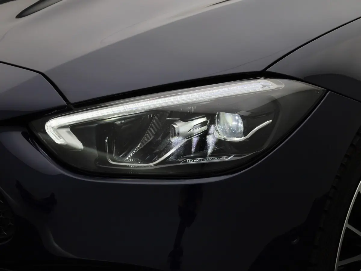 180 AMG Line | Automaat | Panoramadak | Apple Carplay / Android Auto | Trekhaak | Virtual cockpit | Sfeer verlichting | Leder | Navigatie | Climate control | Camera | Parkeer sensoren | LMV 