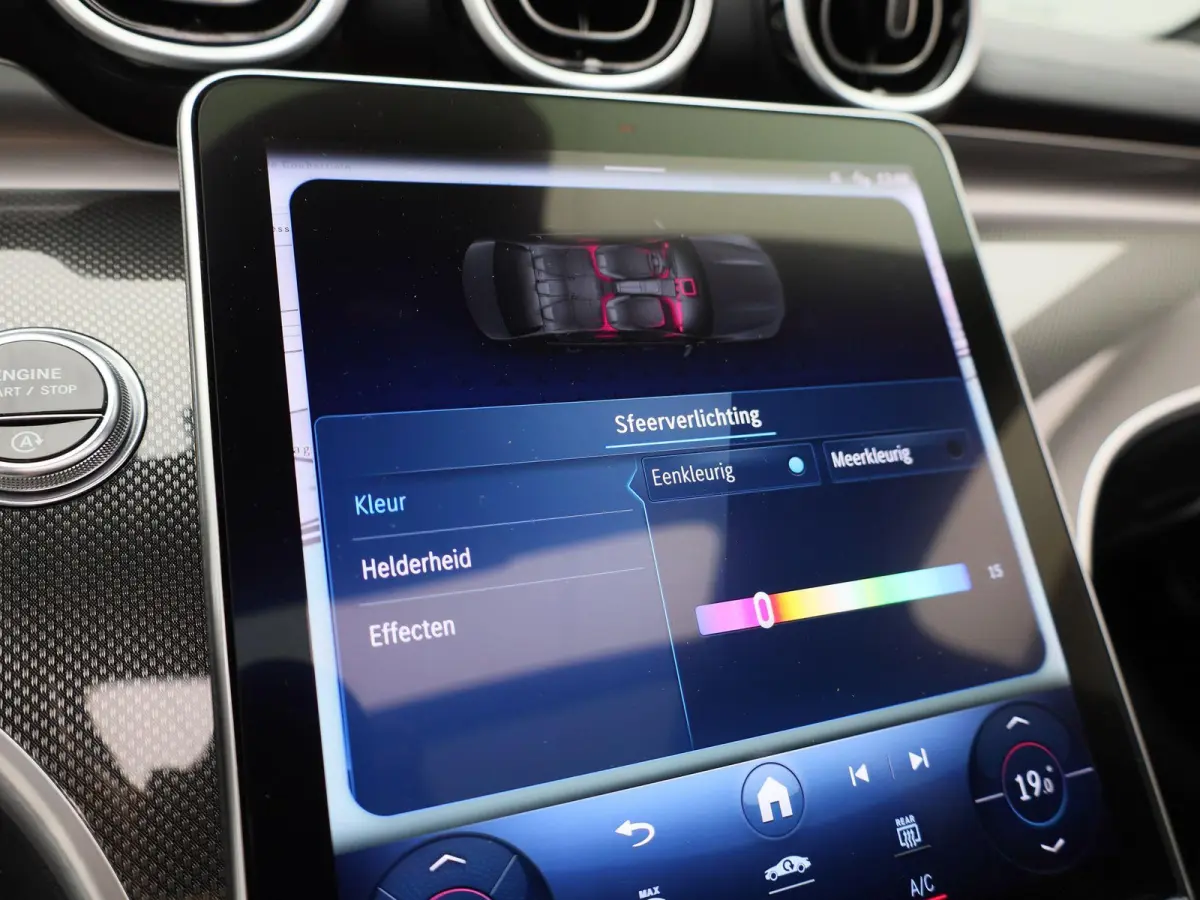 180 AMG Line | Automaat | Panoramadak | Apple Carplay / Android Auto | Trekhaak | Virtual cockpit | Sfeer verlichting | Leder | Navigatie | Climate control | Camera | Parkeer sensoren | LMV 