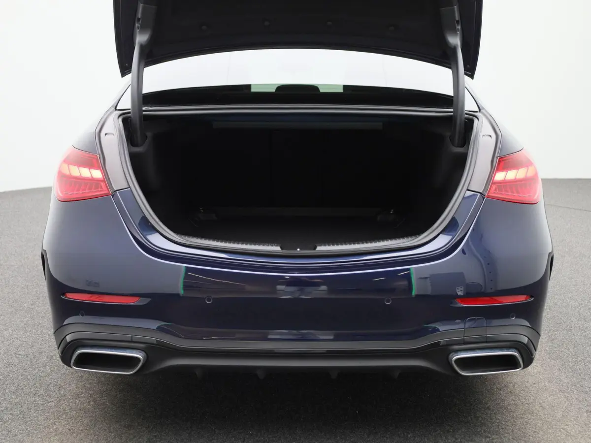 180 AMG Line | Automaat | Panoramadak | Apple Carplay / Android Auto | Trekhaak | Virtual cockpit | Sfeer verlichting | Leder | Navigatie | Climate control | Camera | Parkeer sensoren | LMV 