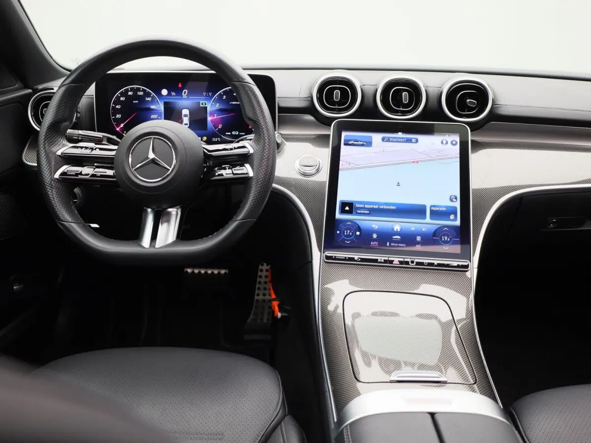 180 AMG Line | Automaat | Panoramadak | Apple Carplay / Android Auto | Trekhaak | Virtual cockpit | Sfeer verlichting | Leder | Navigatie | Climate control | Camera | Parkeer sensoren | LMV 