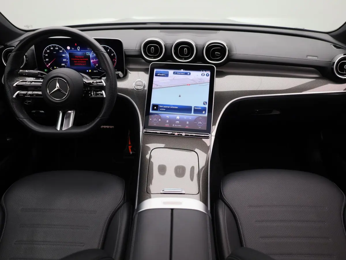 180 AMG Line | Automaat | Panoramadak | Apple Carplay / Android Auto | Trekhaak | Virtual cockpit | Sfeer verlichting | Leder | Navigatie | Climate control | Camera | Parkeer sensoren | LMV 