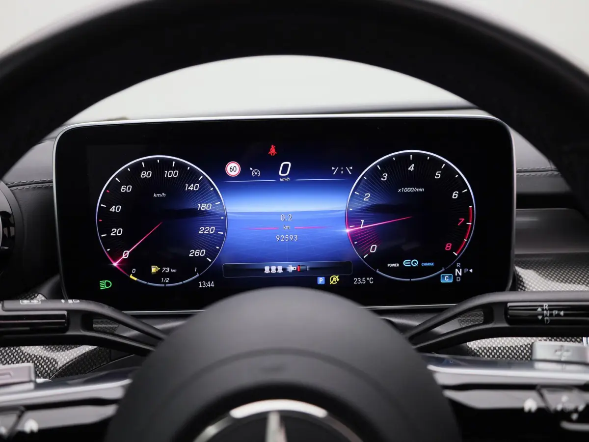 180 AMG Line | Automaat | Panoramadak | Apple Carplay / Android Auto | Trekhaak | Virtual cockpit | Sfeer verlichting | Leder | Navigatie | Climate control | Camera | Parkeer sensoren | LMV 