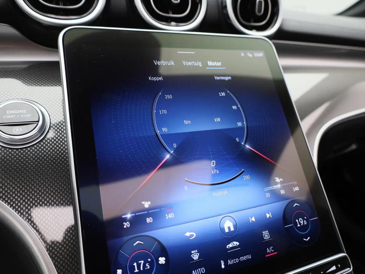 180 AMG Line | Automaat | Panoramadak | Apple Carplay / Android Auto | Trekhaak | Virtual cockpit | Sfeer verlichting | Leder | Navigatie | Climate control | Camera | Parkeer sensoren | LMV 