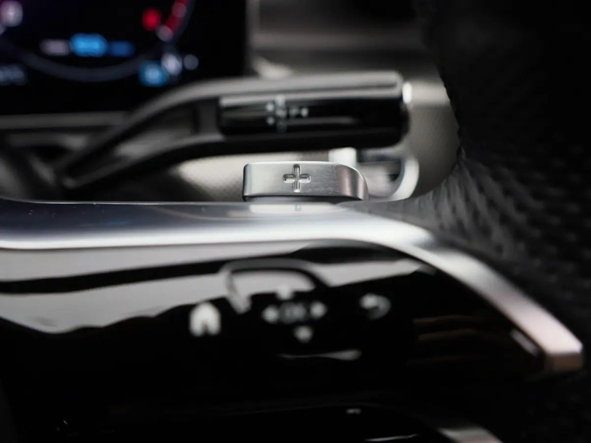180 AMG Line | Automaat | Panoramadak | Apple Carplay / Android Auto | Trekhaak | Virtual cockpit | Sfeer verlichting | Leder | Navigatie | Climate control | Camera | Parkeer sensoren | LMV 