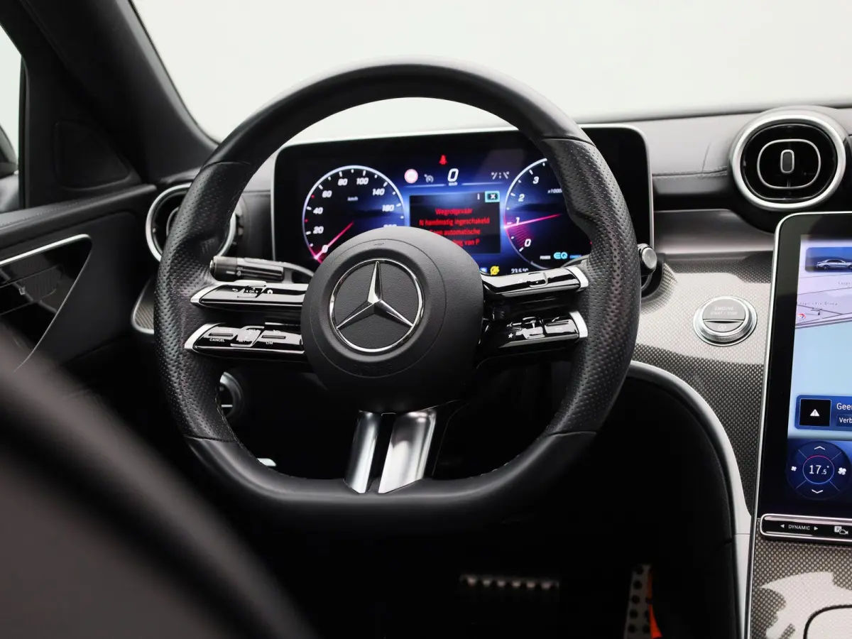 180 AMG Line | Automaat | Panoramadak | Apple Carplay / Android Auto | Trekhaak | Virtual cockpit | Sfeer verlichting | Leder | Navigatie | Climate control | Camera | Parkeer sensoren | LMV 