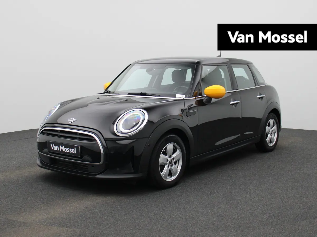 MINI (5-deurs) 2021 Benzine Handgeschakeld leasen