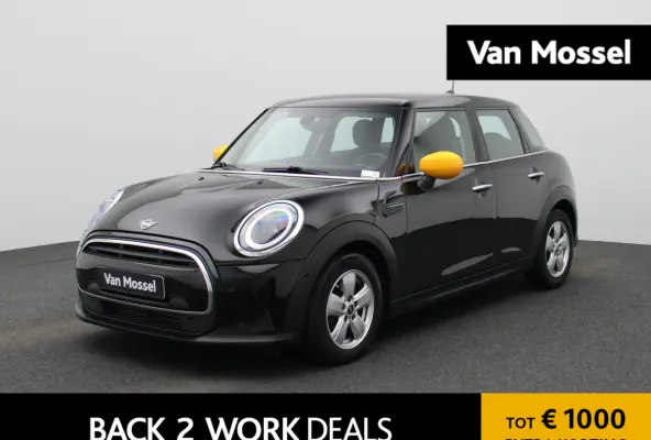 1.5 One Essential | Navigatie | LMV | Parkeer sensoren | Climate control | Union Jack achterlichten | Bluetooth