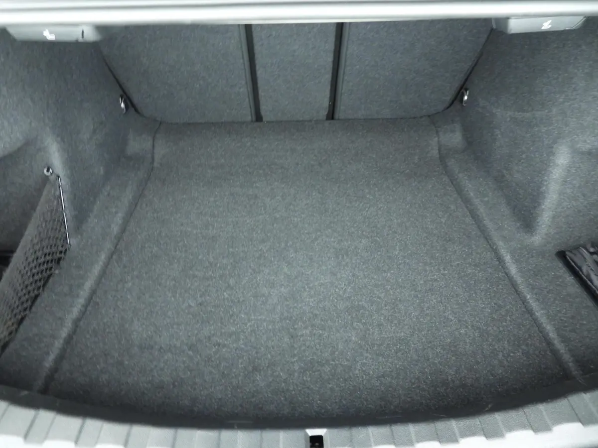 318i | M-Sportpakket | LED | Leder | Navigatie | Schuifdak | Sportstoelen | Stoelverwarming | DAB | Alu 18 inch