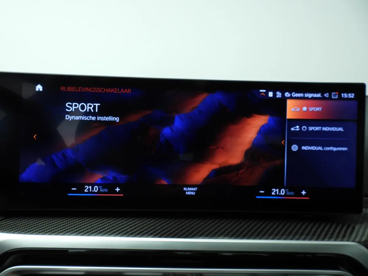 318i | M-Sportpakket | LED | Leder | Navigatie | Schuifdak | Sportstoelen | Stoelverwarming | DAB | Alu 18 inch