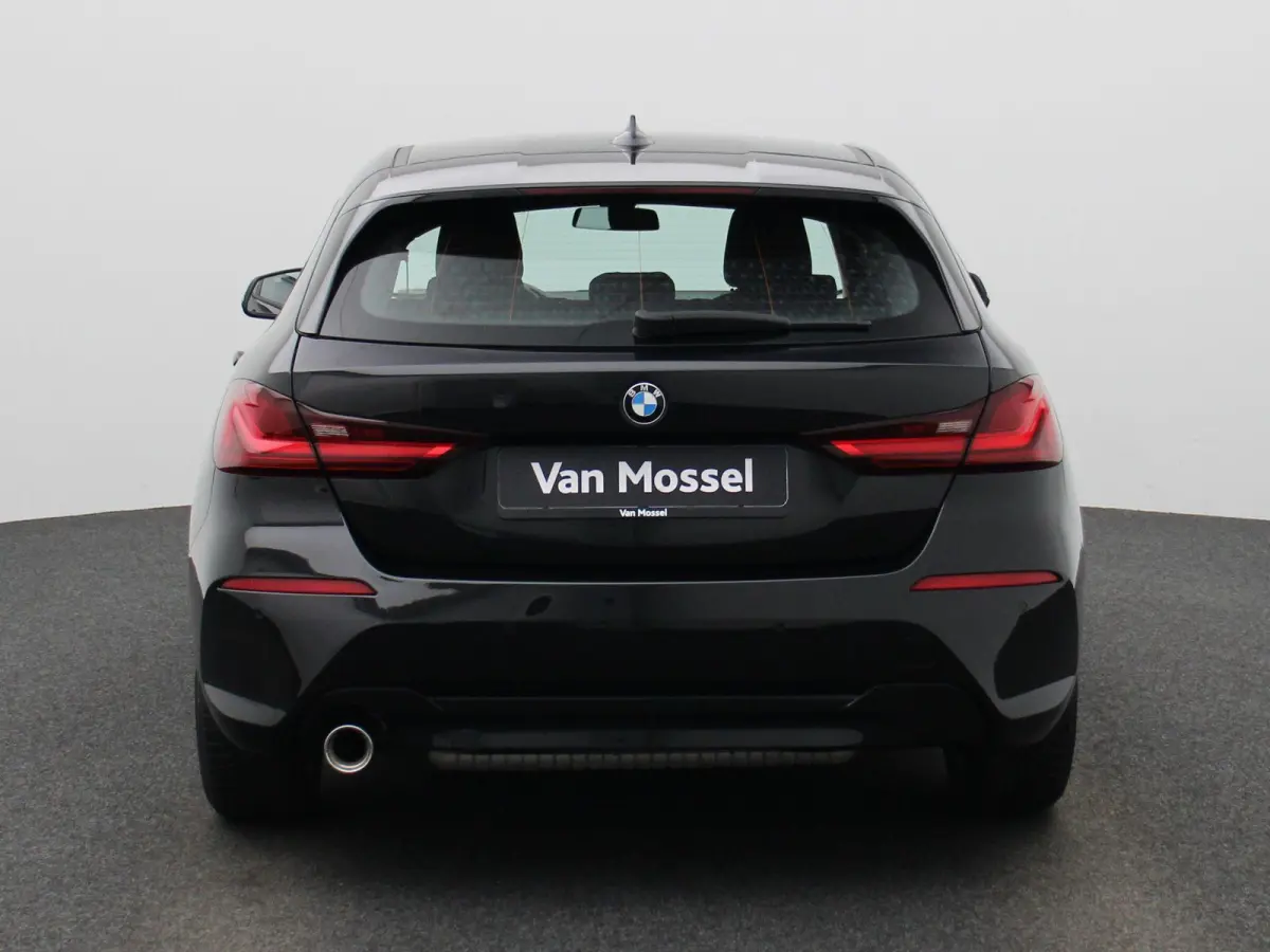 116i Executive | Automaat | Parkeer sensoren | Navigatie | Virtual cockpit | Cruise control | Bluetooth | Apple Carplay | Stoel verwarming | Climate control