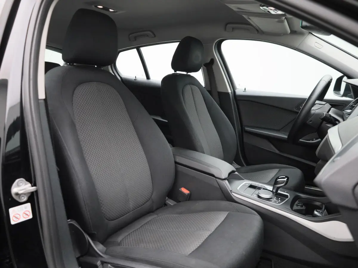 116i Executive | Automaat | Parkeer sensoren | Navigatie | Virtual cockpit | Cruise control | Bluetooth | Apple Carplay | Stoel verwarming | Climate control