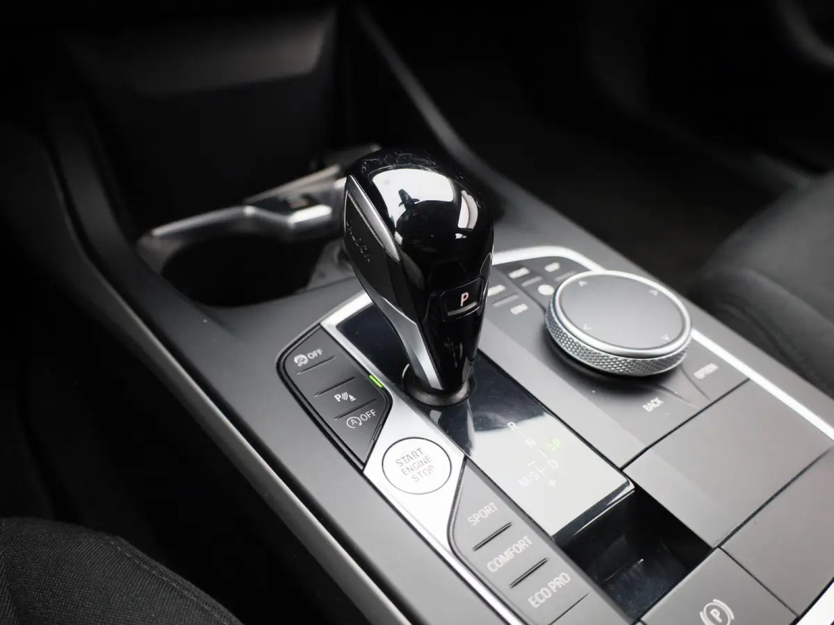 116i Executive | Automaat | Parkeer sensoren | Navigatie | Virtual cockpit | Cruise control | Bluetooth | Apple Carplay | Stoel verwarming | Climate control