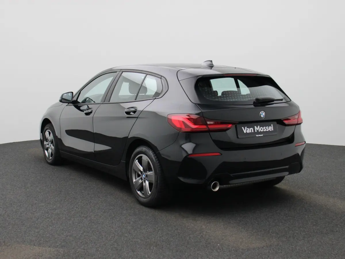 116i Executive | Automaat | Parkeer sensoren | Navigatie | Virtual cockpit | Cruise control | Bluetooth | Apple Carplay | Stoel verwarming | Climate control